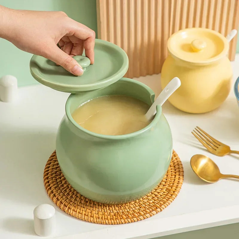 Ceramic Lard Jar High Temperature Resistant with Lid Chili Oil Can Ceramic Spice Jar Hot Pepper Jar Kitchen Salt Jar Bring Spoon