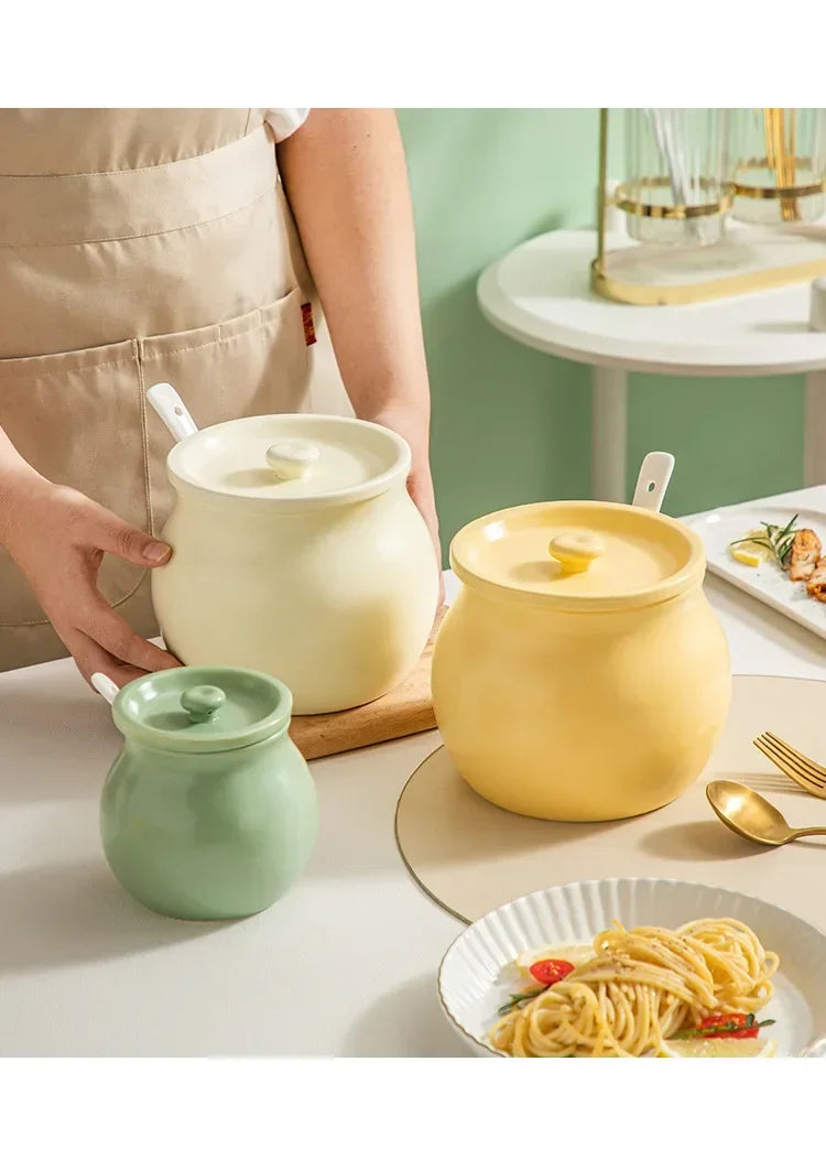 Ceramic Lard Jar High Temperature Resistant with Lid Chili Oil Can Ceramic Spice Jar Hot Pepper Jar Kitchen Salt Jar Bring Spoon