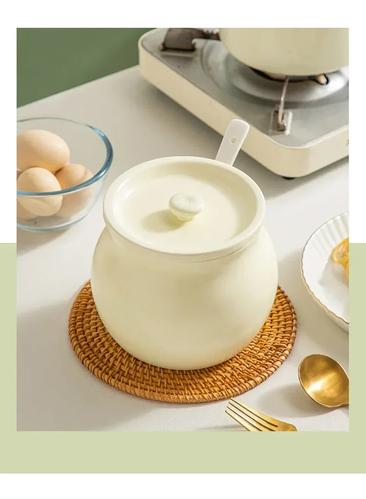 Ceramic Lard Jar High Temperature Resistant with Lid Chili Oil Can Ceramic Spice Jar Hot Pepper Jar Kitchen Salt Jar Bring Spoon