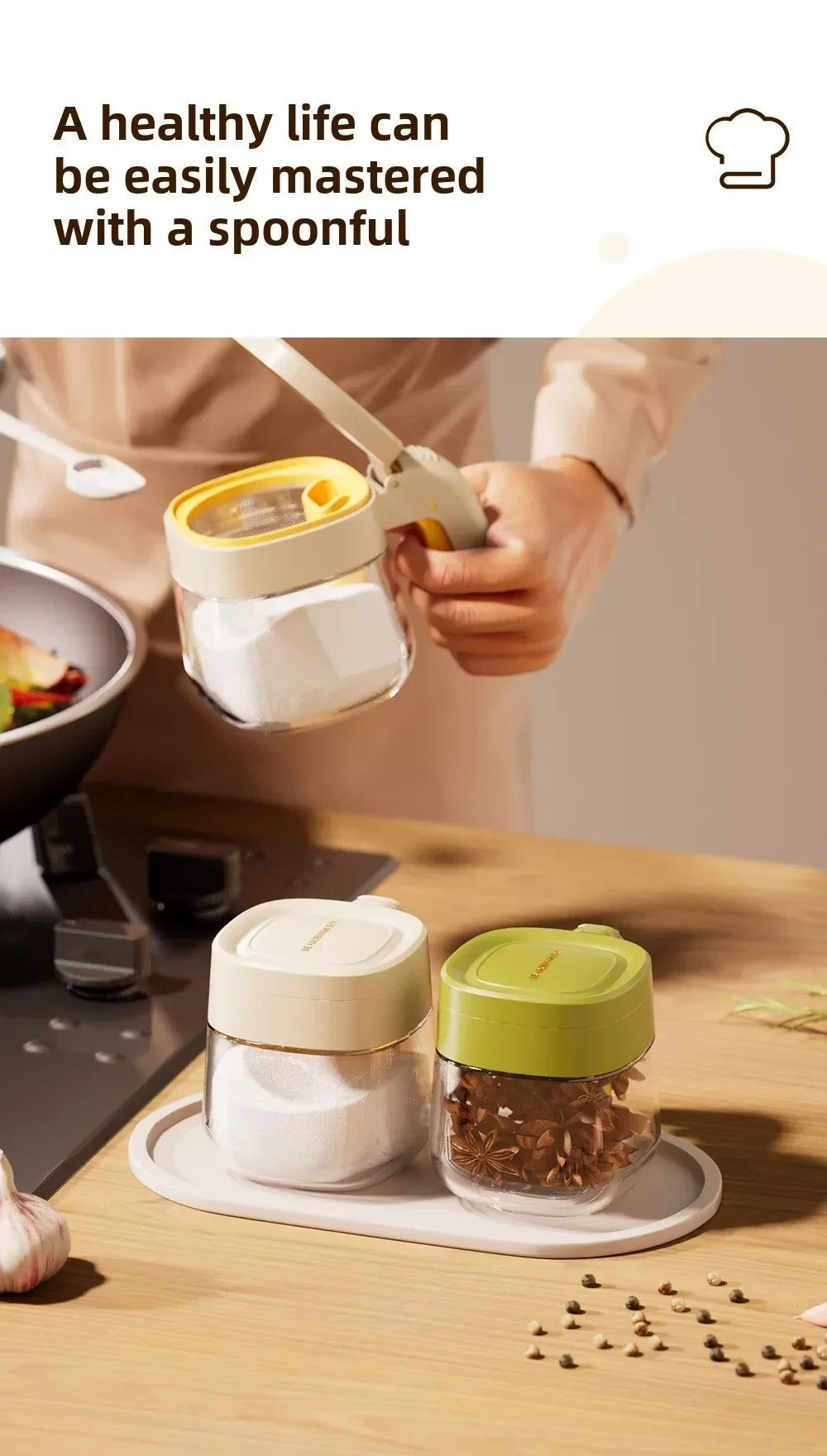 Transparent Glass Seasoning Jar Household Flip Cover with Spoon Chicken Essence Salt, Kitchen Monosodium Glutamate Seasoning Box